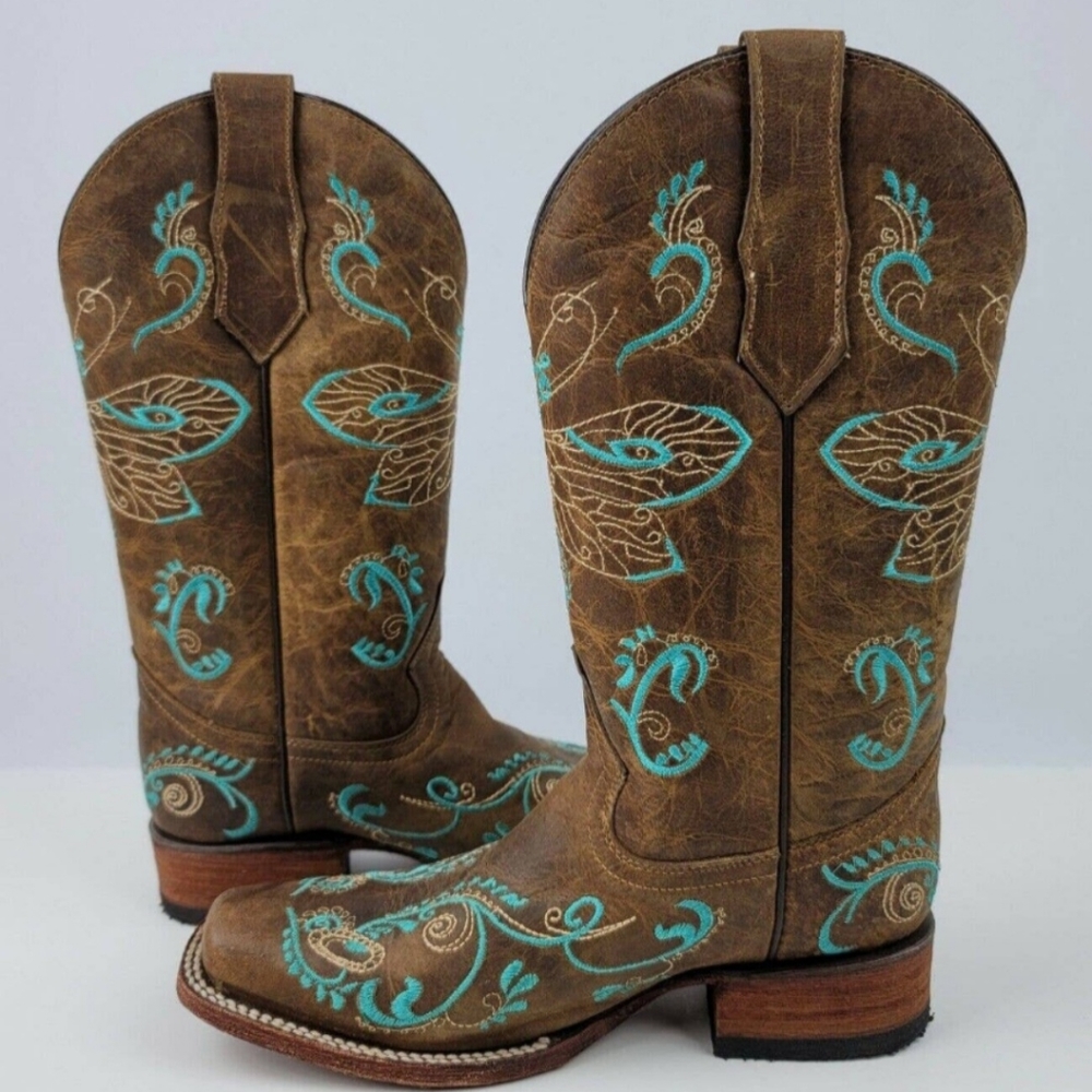 COWBOY BOOTS
